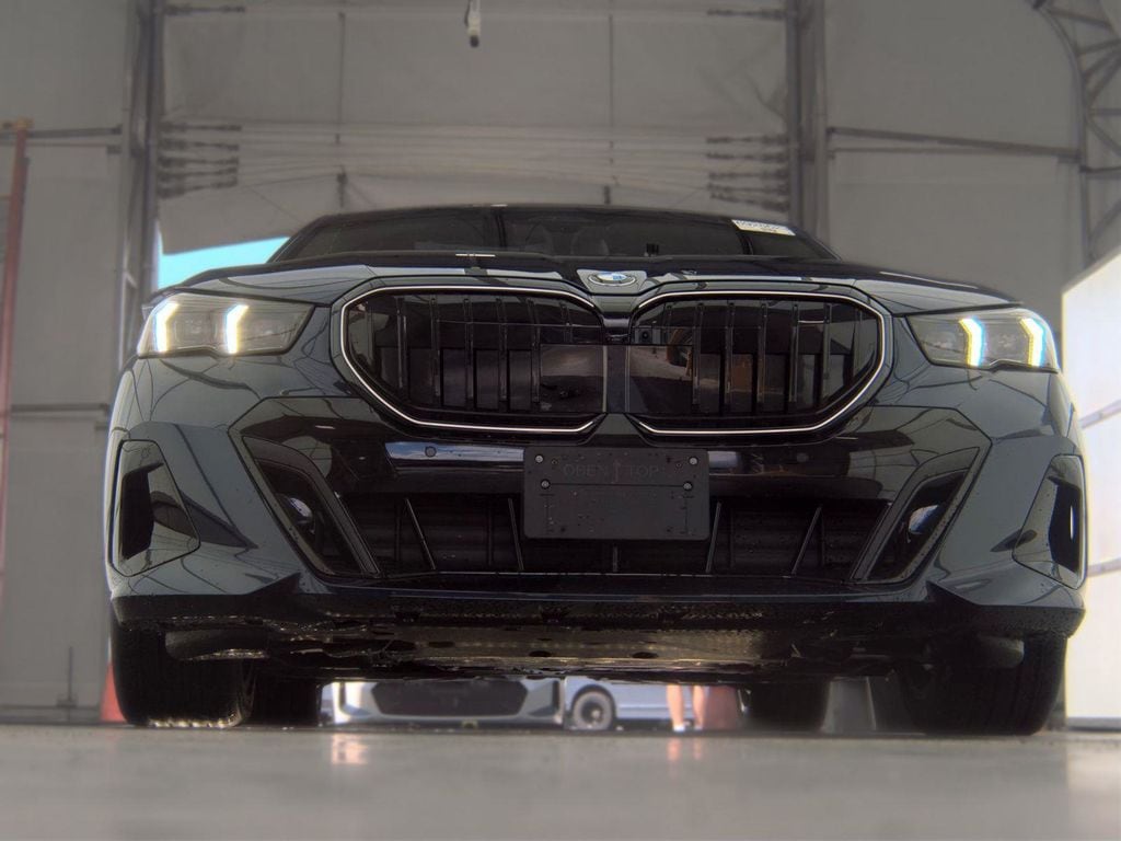 bmw 5 series 2027 WBA63FJ01VCY02272 image bmw 5 series 2027 WBA63FJ01VCY02272 image